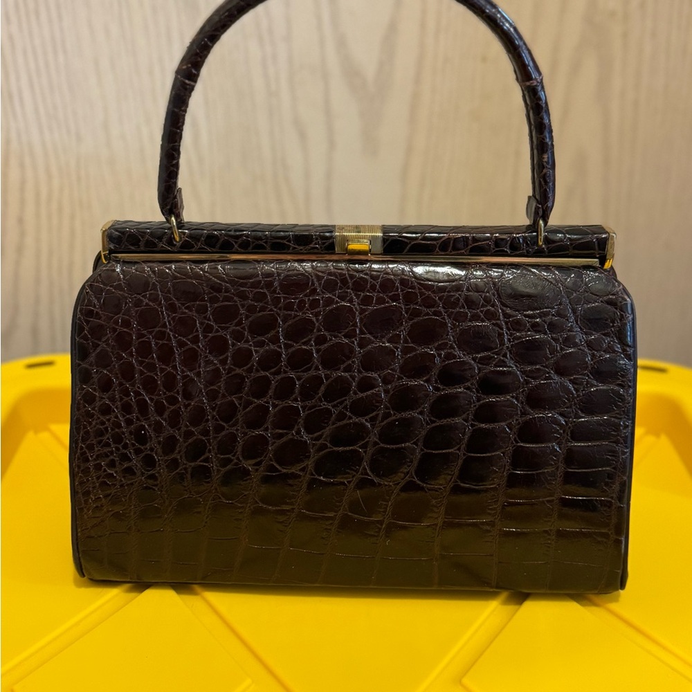Vintage Elegant Brown Crocodile-Embossed Handbag